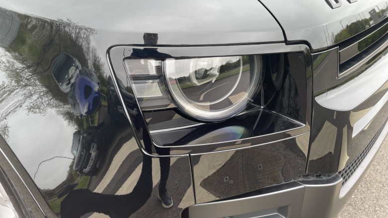 Land Rover Defender 3.0 D250 X-Dynamic SE 110 5dr Auto Diesel Estate